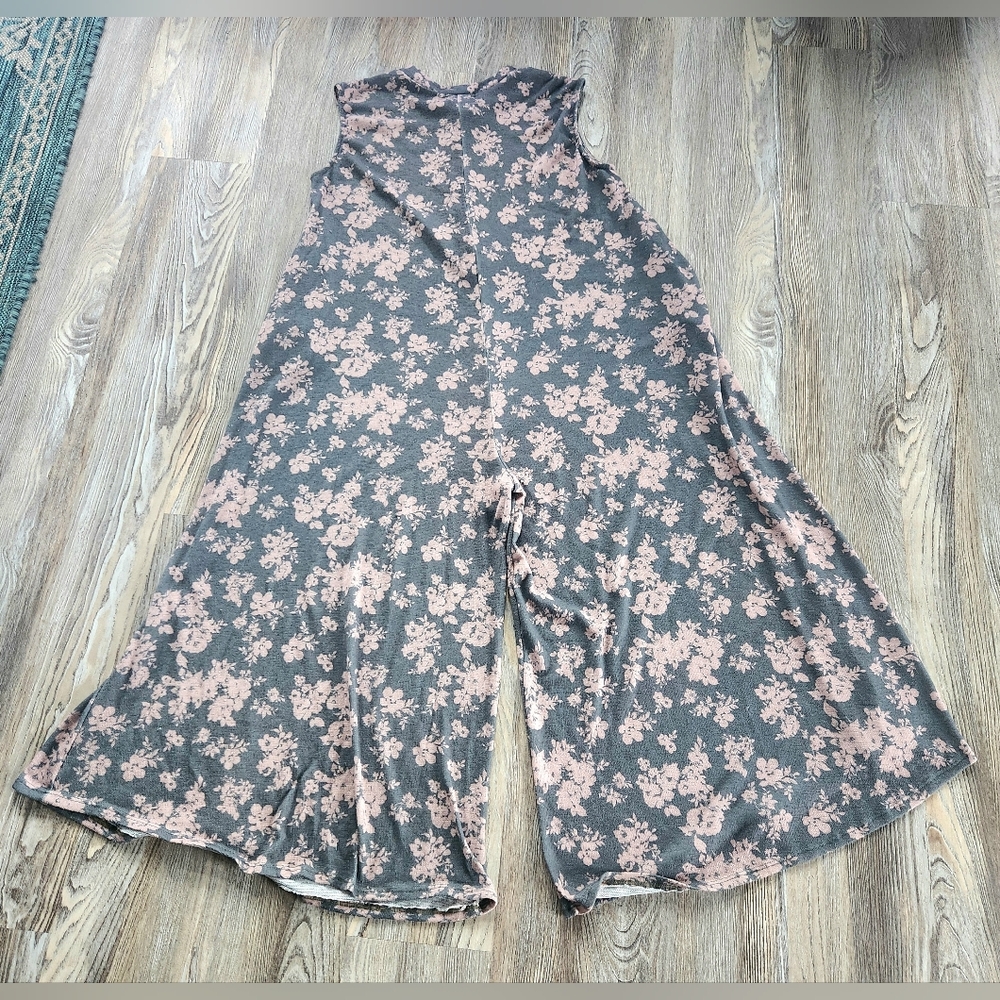 BUCKETLIST Blue Floral Sleeveless Jumpsuit with Pink Flowers - Picture 3 of 16
